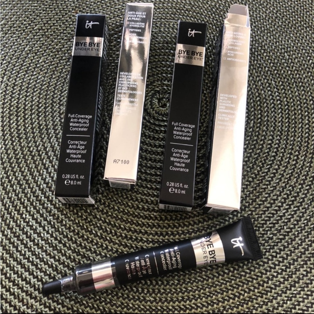 IT Cosmetics Under Eye Concealer Light